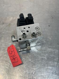 2016 New Holland L228 Skid Steer Loader Hydraulic Block 84256531