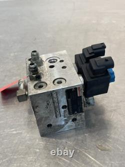 2016 New Holland L228 Skid Steer Loader Hydraulic Block 84256531