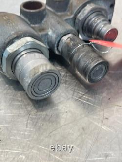 2016 New Holland L228 Skid Steer Loader Hydraulic Flat Face Quick Coupler Block