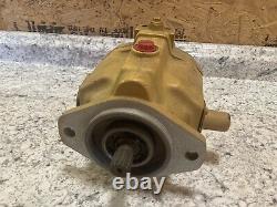 Eaton Hydraulic High Torque Motor Skid Steer John Deere New Holland 71302 DAN