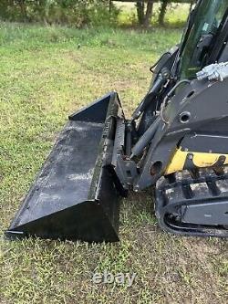 New Holland C227 Skid Steer Track Loader Two Speed Joystick Controls Enclosed