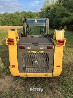 New Holland C227 Skid Steer Track Loader Two Speed Joystick Controls Enclosed