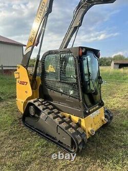 New Holland C227 Skid Steer Track Loader Two Speed Joystick Controls Enclosed