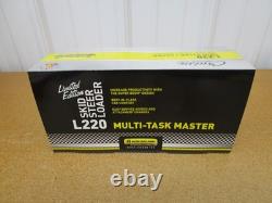 New Holland L220 Skid Steer loader 1/32 SARANO toy construction diecast bobcat Z