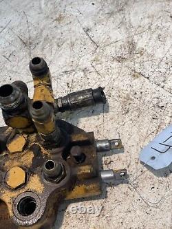 New Holland L555 Skid Steer Loader Hydraulic Valve