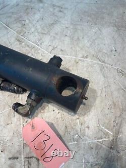 New Holland L565 Skid Steer Loader Tilt Cylinder