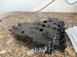 New Holland Skid Steer Loader Hydraulic Valve 7GH182301 New Refurbished