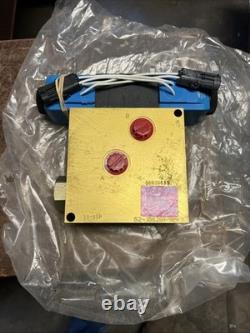 OEM solenoid valve 86600833 86571023 CNH fits many New Holland skid steers