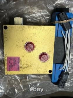 OEM solenoid valve 86600833 86571023 CNH fits many New Holland skid steers